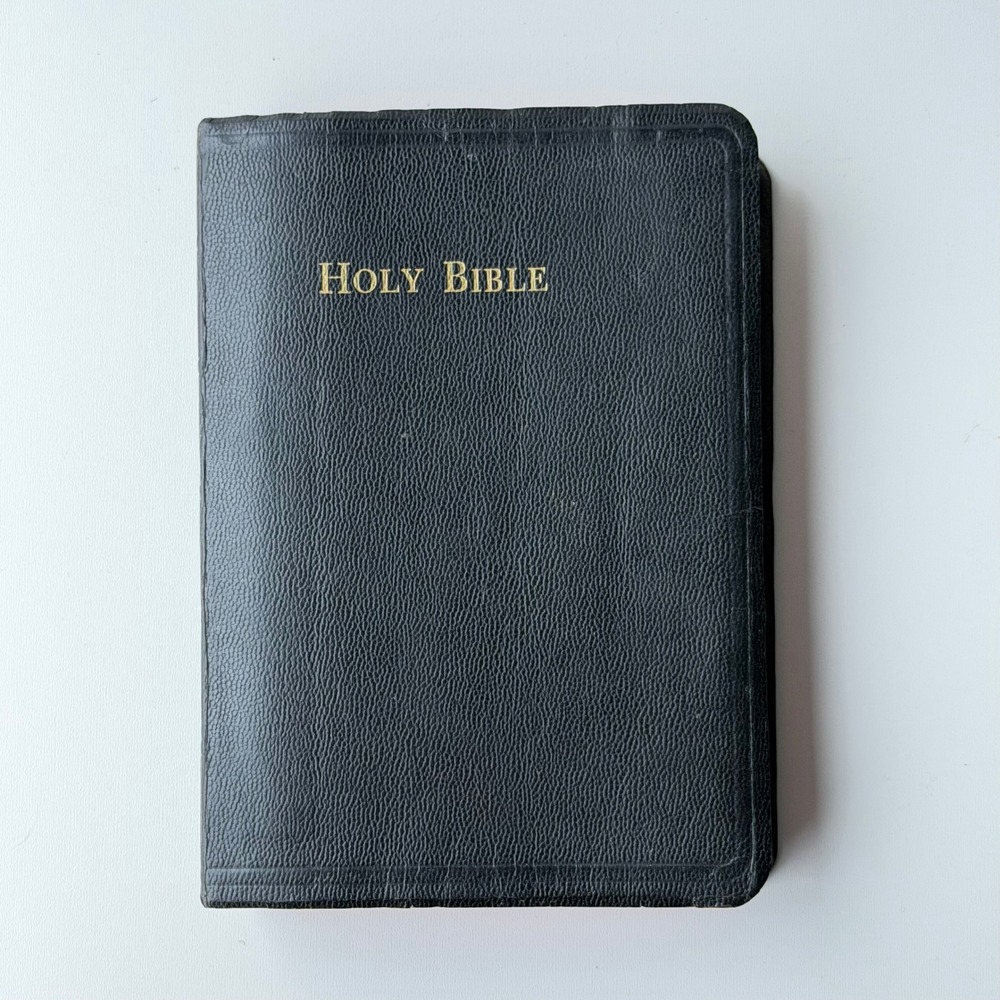 Holy Bible King James Version World Publishing Black Leatherette Red Edges KJV